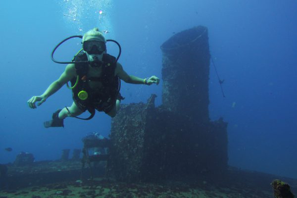 Shipwreck dive AquaWorld
