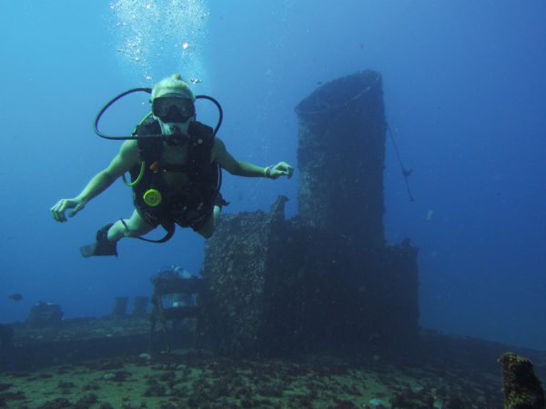 Shipwreck dive AquaWorld